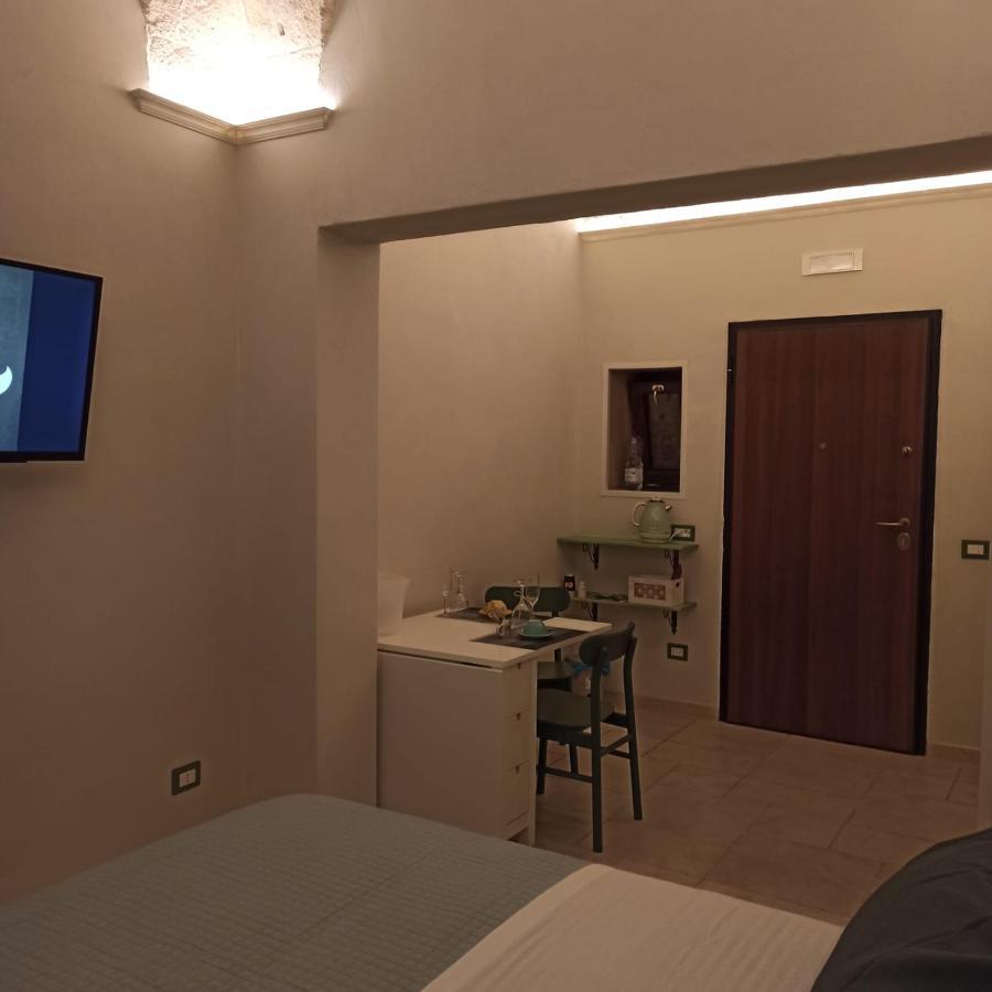 18 Mq Hotel Pulsano Exterior photo